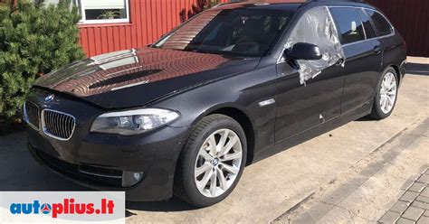 BMW 525d M automobilis su sumontuota apsauga po varikliu