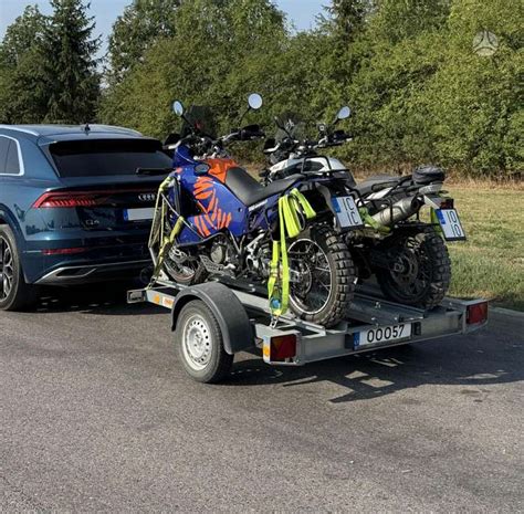 Motociklų su priekaba ekipažas