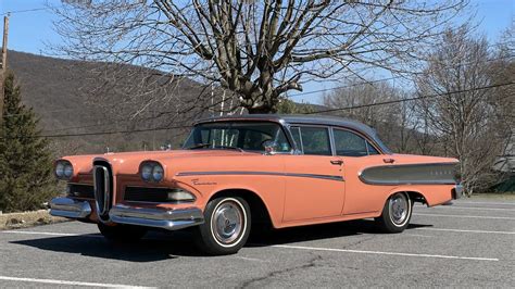 Ford Edsel automobilis