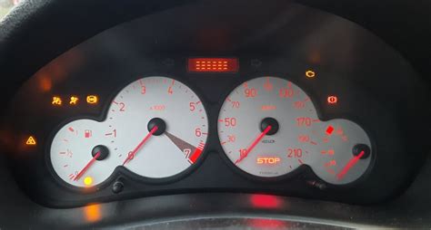 Opel Vectra automobilio prietaisų skydelis su įjungtu kondicionieriumi