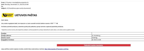 Lietuvos pašto darbuotojas dirbantis su siuntomis