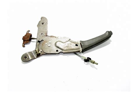 Volvo V70 mechaninio rankinio stabdžio komponentai