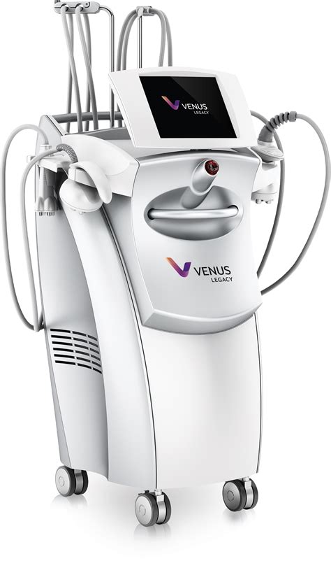 Moteris, besimėgaujanti Venus Legacy procedūra