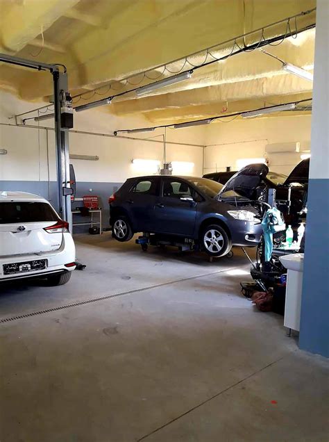 Autoservisas atlieka ratų balansavimą