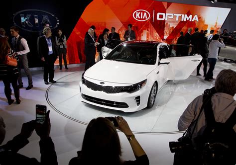 Kia automobilių pristatymas