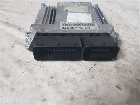 Variklio valdymo blokas ir jutikliai