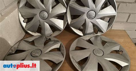 Skoda R16 ratų gaubtai