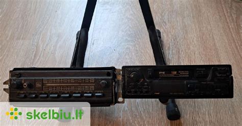 Įvairių modernių automobilių radijo imtuvų nuotraukos