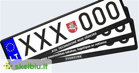 Itališkas automobilis su registracijos numeriu