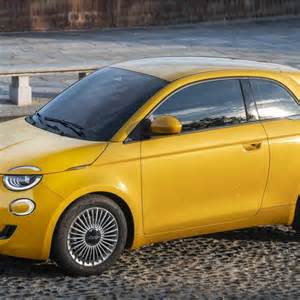 Istorinis Fiat 500 automobilis