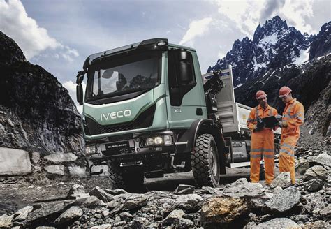 Iveco Eurocargo sunkvežimis kelyje