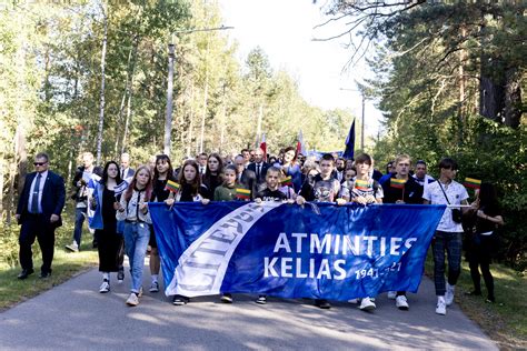 Lietuviškas kelias lietingą dieną
