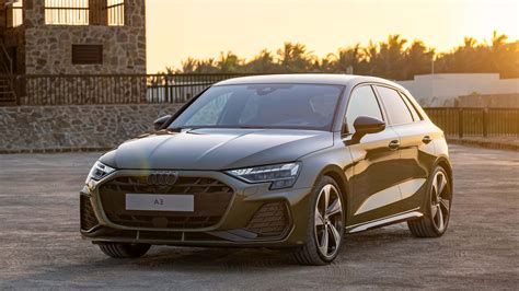 „Audi A3“ su „Dakota Grey Metallic“ dažymu