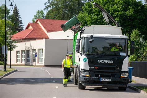Statybinių atliekų išvežimo sunkvežimis