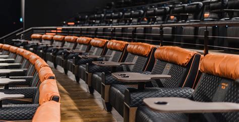 automobilių kino teatro ekranas