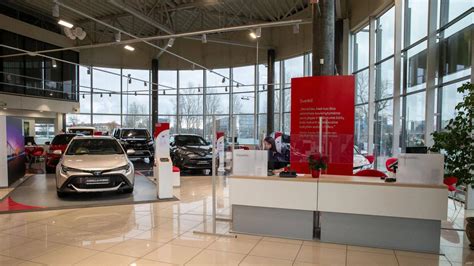 Naujų automobilių salonas