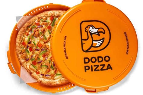 Darbuotojai Dodo Pizza virtuvėje