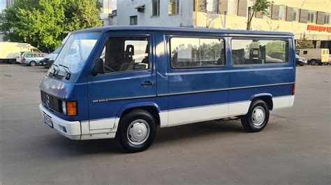 Mercedes-Benz MB100 priekis