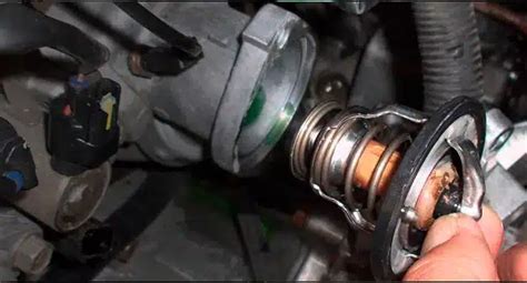 Veikiantis termostatas automobilyje