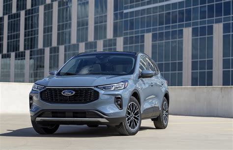 Ford Escape automobilio atnaujinimas