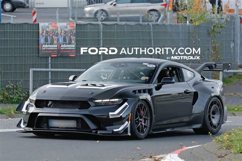 Ford Mustang GTD Nürburgring trasoje