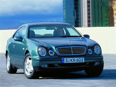 Mercedes-Benz CLK 320 W208 automobilio interjeras