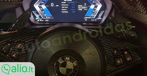 BMW X6 interjeras su ekranais ir prietaisų skydeliu