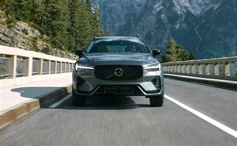 Volvo XC60 su prikabinta priekaba