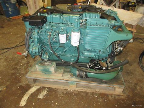 Nuotrauka su Volvo Penta KAD42 variklio bloku