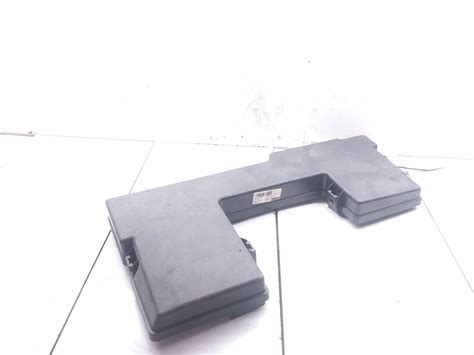 Skoda Superb MK2 prietaisų skydelio saugiklių dėžės dangtelis