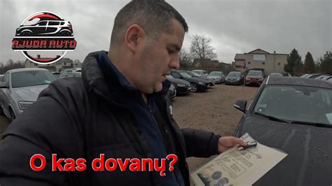 Įvairūs automobiliai autoservise