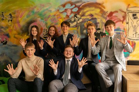 Nuotrauka, simbolizuojanti bendrijų veiklą ir namų administravimą