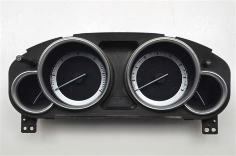 Mazda CX-7 interjeras ir prietaisų skydelis