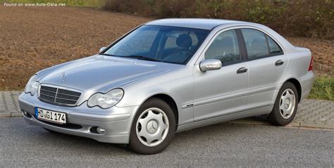 Mercedes-Benz C-Class W203 priekinė dalis