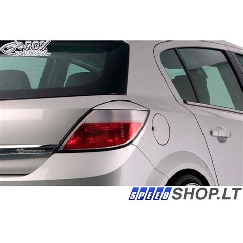 Skirtingų Opel Astra kartų galinių žibintų dizainas