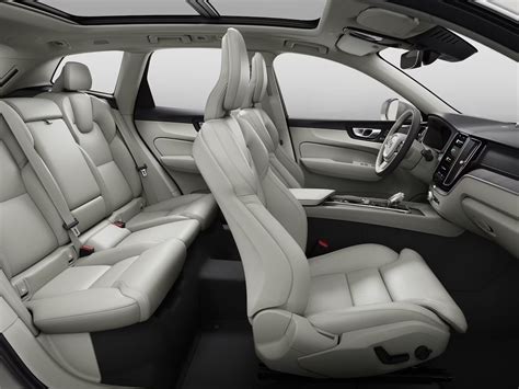 Volvo XC60 interjeras