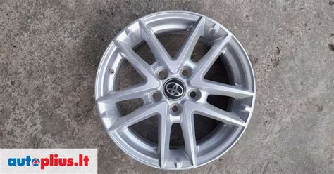 Nuotrauka, vaizduojanti Toyota Corolla su R16 ratlankiais