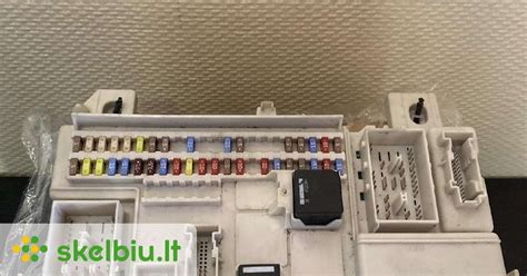 Saugiklių blokas Renault automobilyje