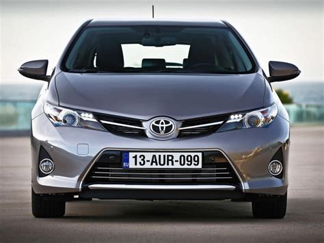 Toyota Auris II dizainas