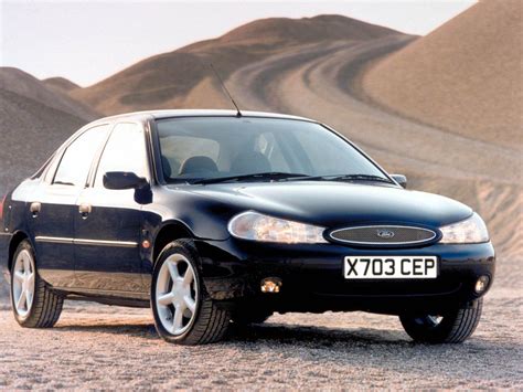 Ford Mondeo Mk II interjero nuotrauka