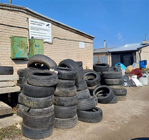 Netinkamai išmestos padangos gamtoje