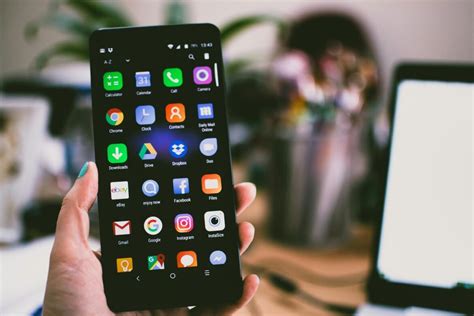 Iliustracija, kaip pasirinkti tinkamą telefoną pagal poreikius