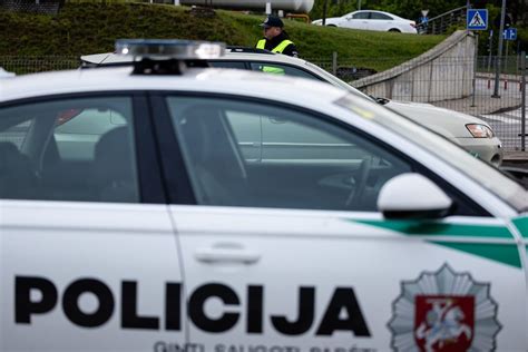 Policijos automobilio nuvežimas