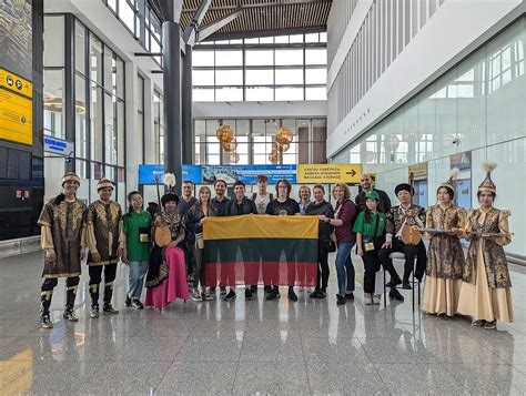Mokiniai, dalyvaujantys tarptautinėje stažuotėje