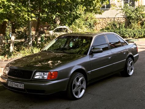 Audi 100 C4 variklio skyriaus nuotrauka