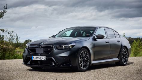 BMW M5 automobilis
