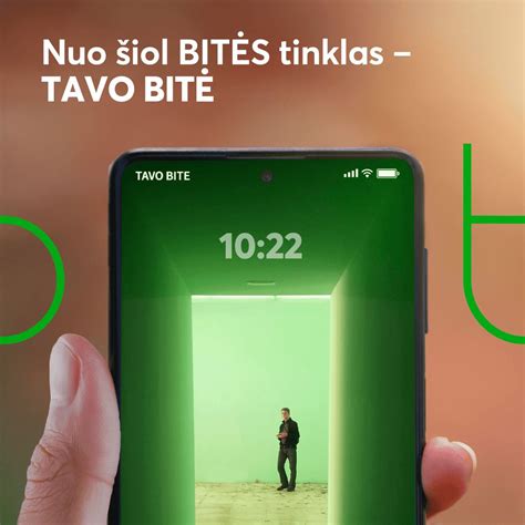 Iliustracija su išmaniojo telefono ekrane rodomu radijo kodų generatoriumi