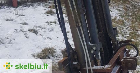 Schematinis galinės pakabos vaizdas su spyruoklėmis