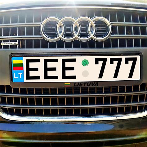 Automobilio numerio ženklas su Lietuvos vėliava