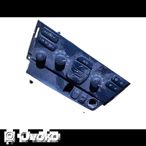 Volvo elektrinio automobilio valdymo pultas su klimato kontrolės opcijomis